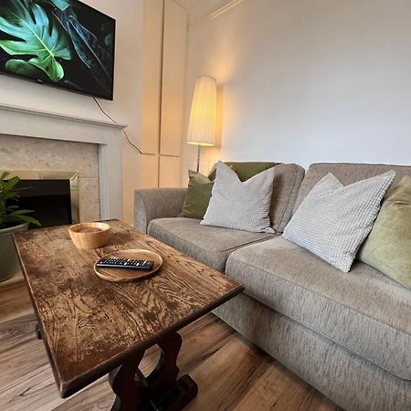 2025 Award Winner Liverpool Ivy House - 4 Bedrooms Екстериор снимка