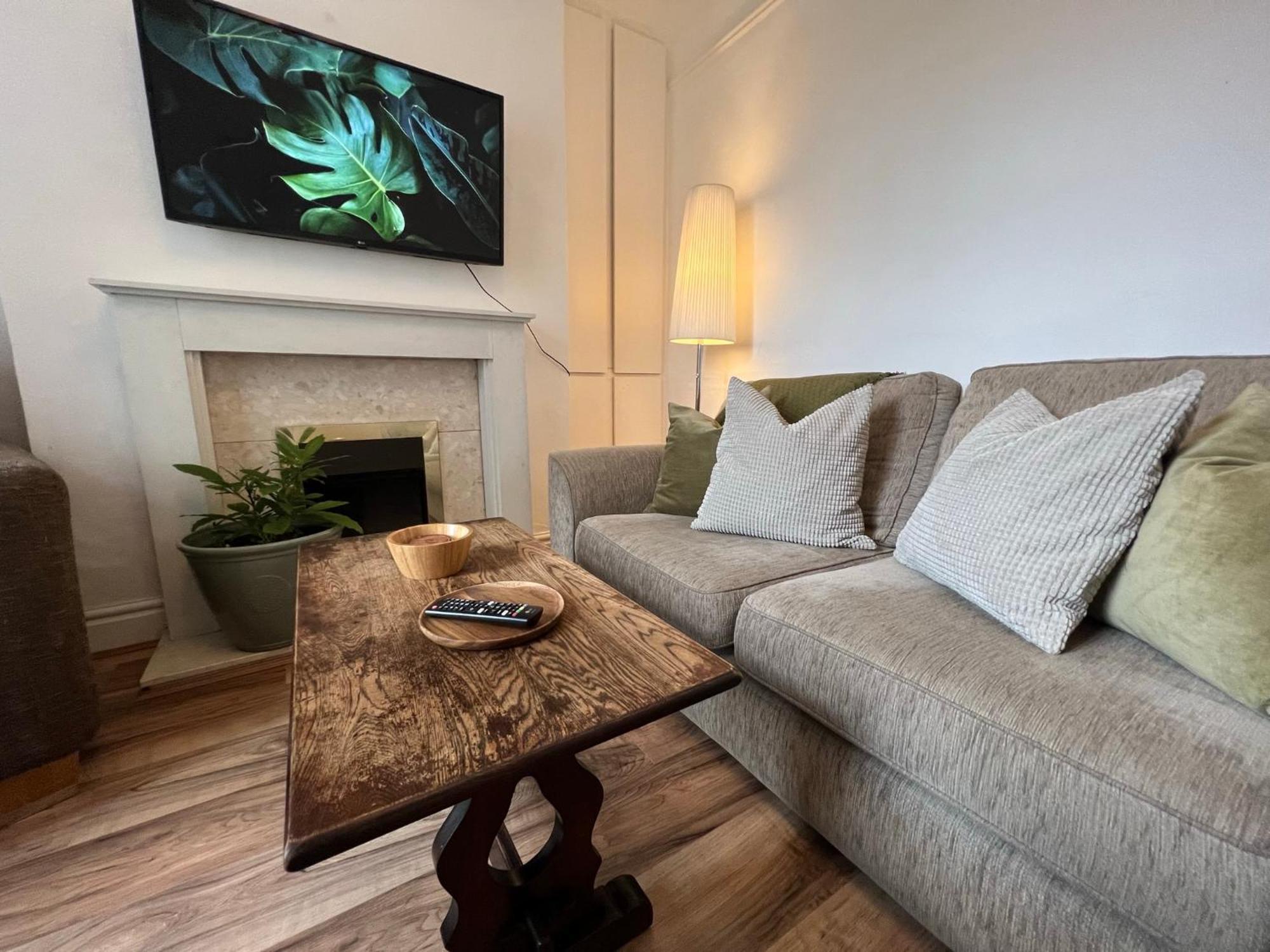 2025 Award Winner Liverpool Ivy House - 4 Bedrooms Екстериор снимка