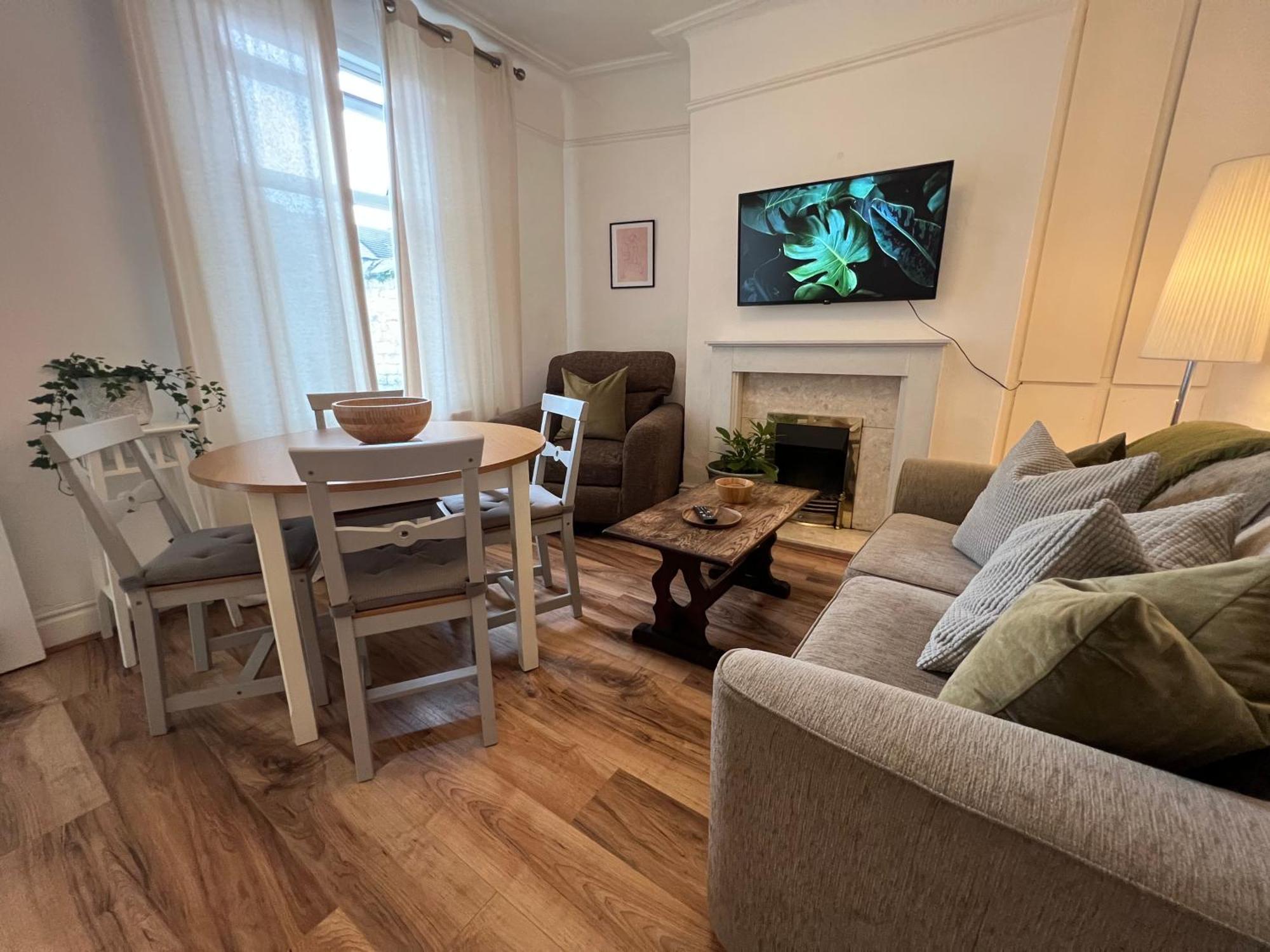 2025 Award Winner Liverpool Ivy House - 4 Bedrooms Екстериор снимка