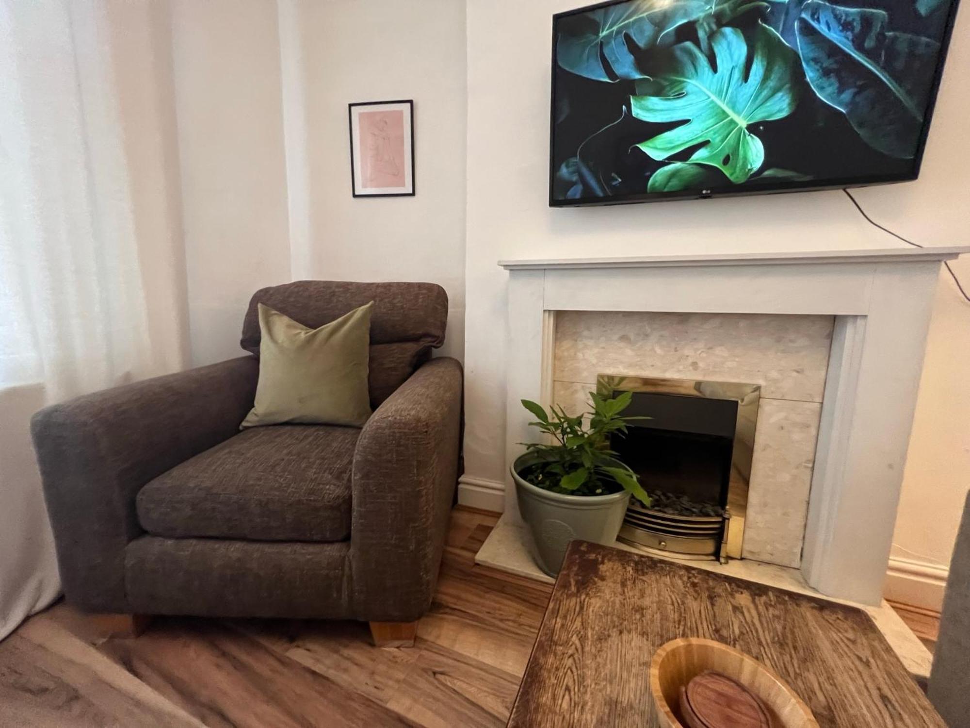 2025 Award Winner Liverpool Ivy House - 4 Bedrooms Екстериор снимка