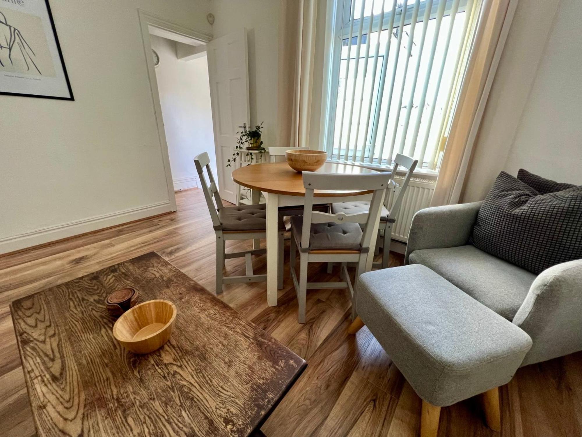 2025 Award Winner Liverpool Ivy House - 4 Bedrooms Екстериор снимка