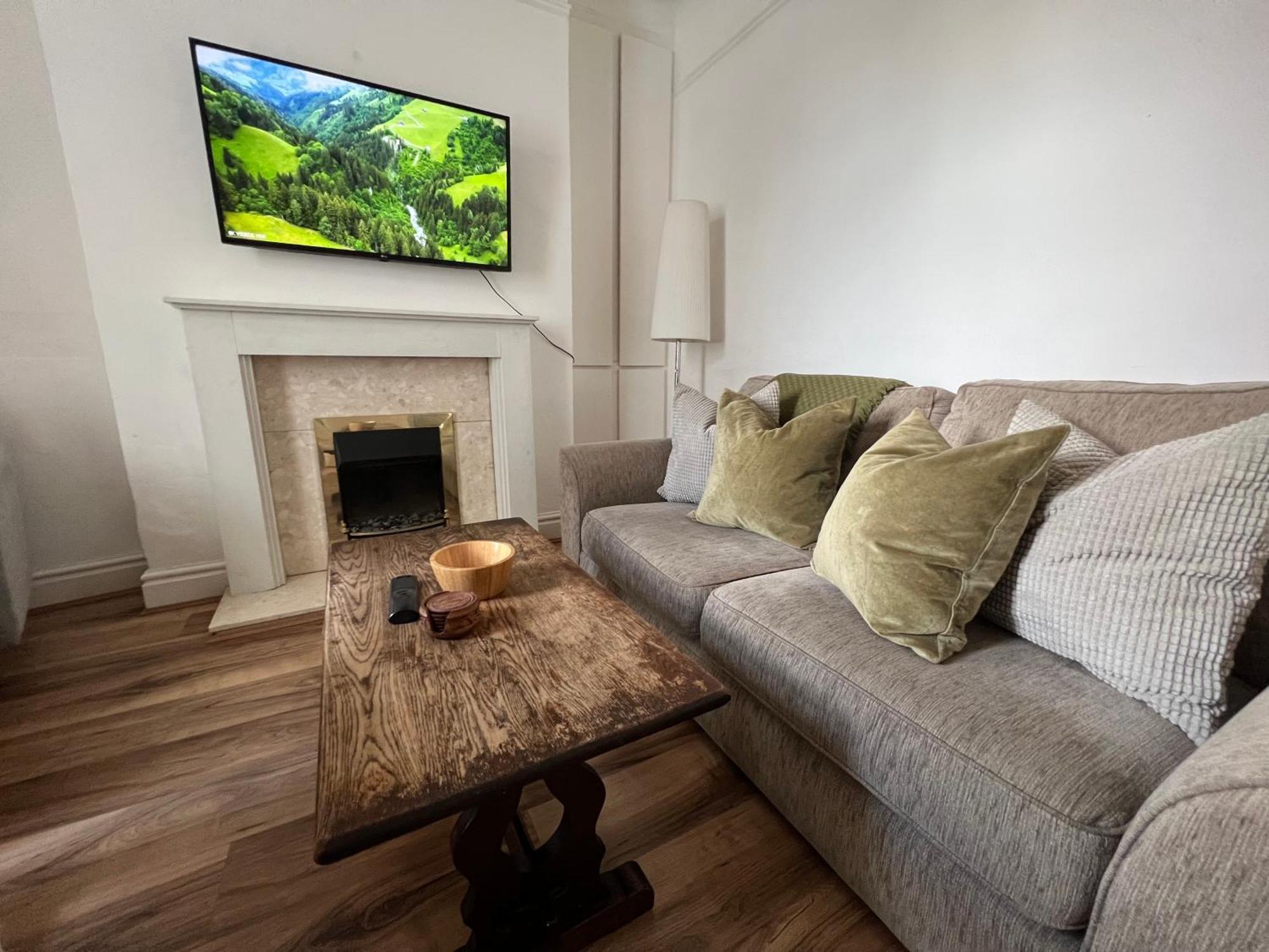 2025 Award Winner Liverpool Ivy House - 4 Bedrooms Екстериор снимка