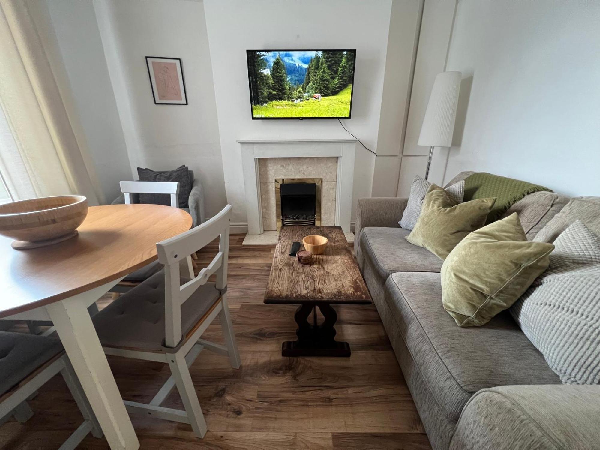 2025 Award Winner Liverpool Ivy House - 4 Bedrooms Екстериор снимка